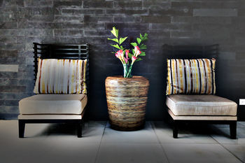 Shana Hotel & Residence