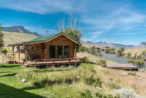 Posada Yellowstone Cutthroat Guest Ranch