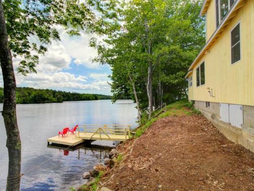 Damariscotta Lakefront Retreat