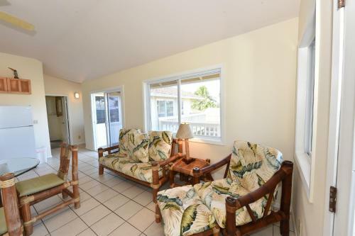 Lodge Waimanalo Beach Cottages