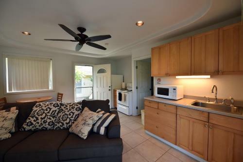 Lodge Waimanalo Beach Cottages