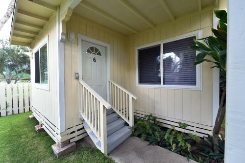 Lodge Waimanalo Beach Cottages