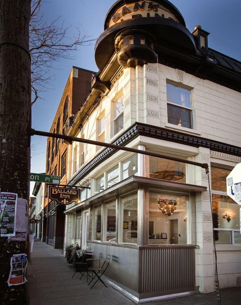 Hotel Ballard Inn