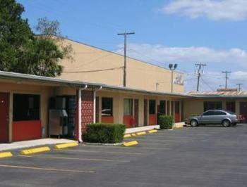Motel Plaza Travel Inn