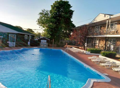 Motel Budget Host East End Hotel In Riverhead