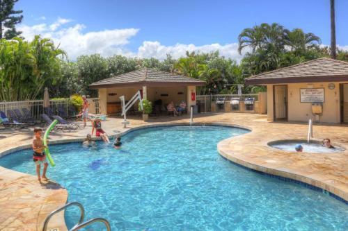 Maui Banyan Q203a & Q203b