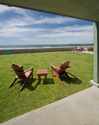 Hotel Shoreline Inn...on The Beach
