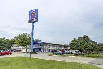 Motel 6 Baton Rouge - Port Allen