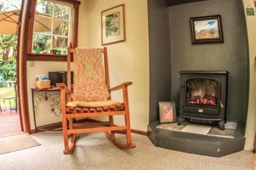 Ferny Hollow: Romantic Rainforest Cottage