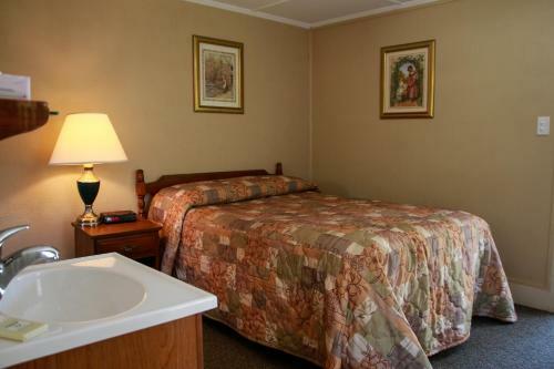 Kennebunk Gallery Motel And Cottages
