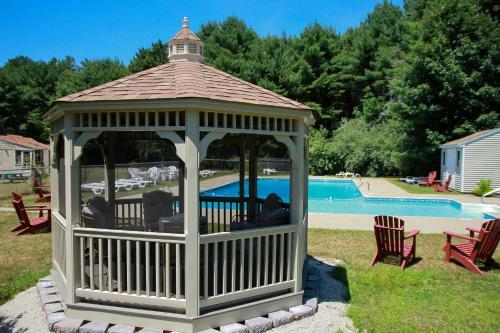Kennebunk Gallery Motel And Cottages