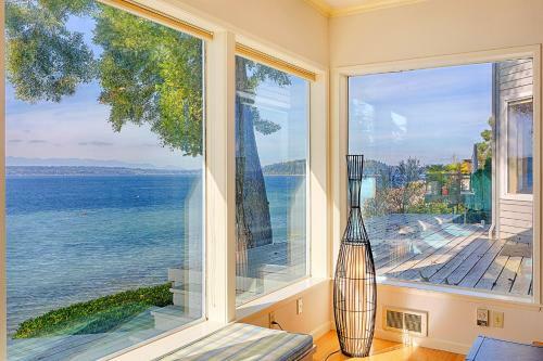 Four Stone Beach House
