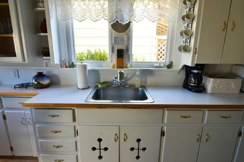 Lily Cottage C