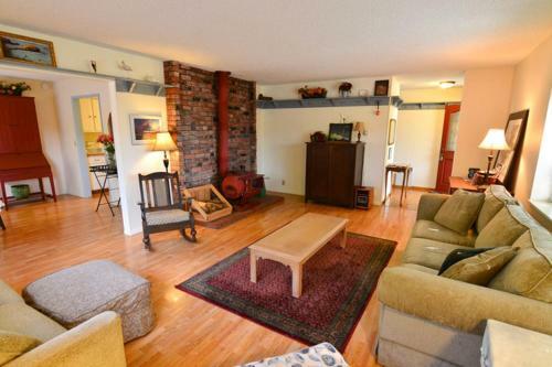 Trinidad Village Retreat 461