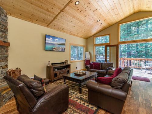 16423 Northwoods Blvd House