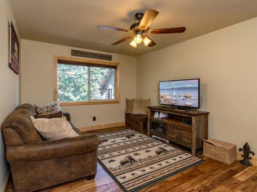 16423 Northwoods Blvd House
