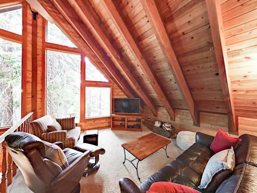 Herringbone Cabin