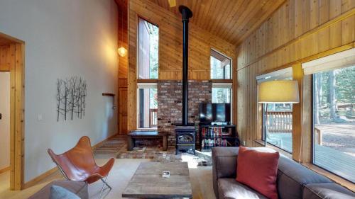 Family Mountain Chalet - 2br/2ba