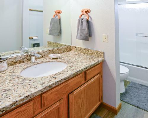 11443 Northwoods Blvd House Unit B