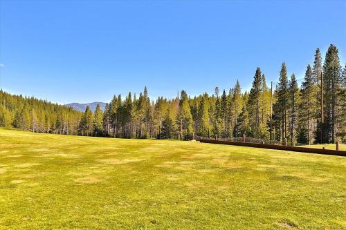 Tahoe Donner Vacation Home - Davos Home