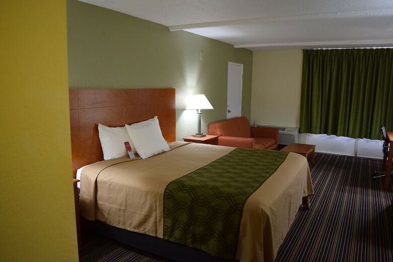Hotel Stone Mountain Inn & Suites