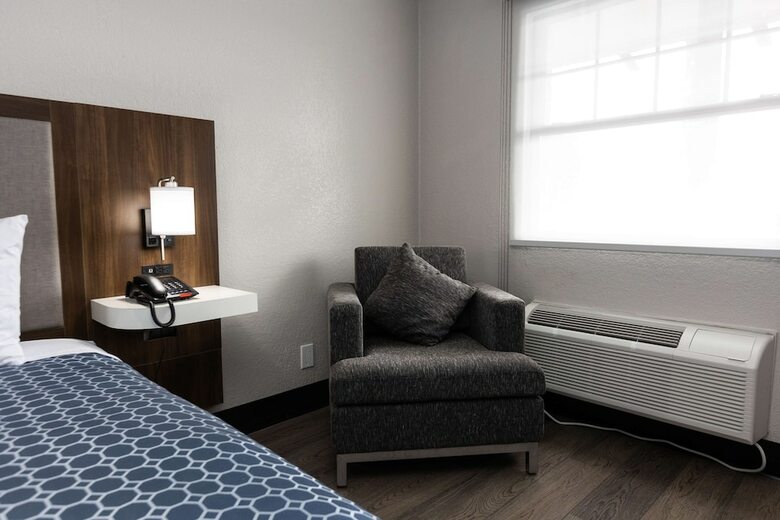 Hotel Stone Mountain Inn & Suites