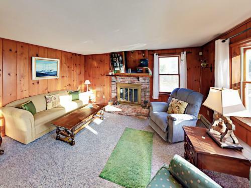 Cape Cod House 599 Home