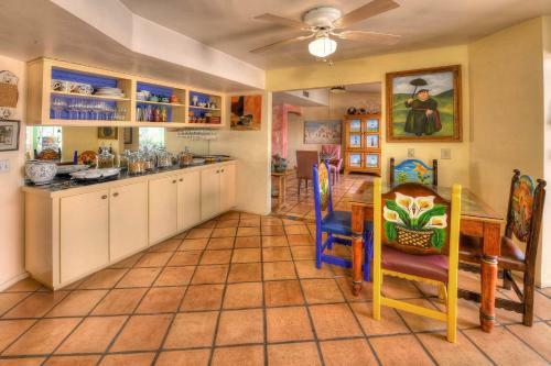 Azure Gate Bed And Breakfast