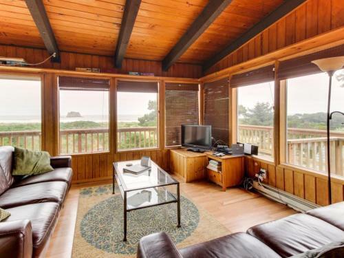 Arnold Beach House - Upper Level