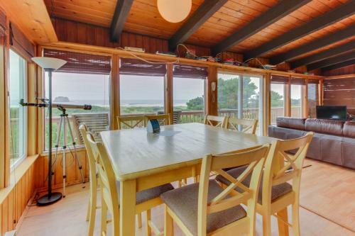 Arnold Beach House - Upper Level
