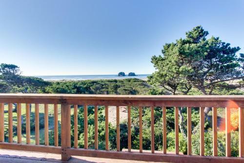 Arnold Beach House - Upper Level