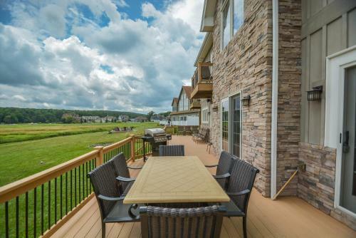 Serenity Now Five-bedroom Holiday Home