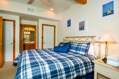 Commander's Quarters Five-bedroom Holiday Home