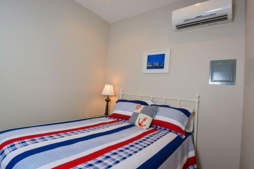 Commander's Quarters Five-bedroom Holiday Home