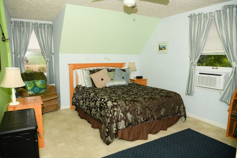 Bed & Breakfast Clay Corner Inn
