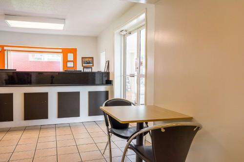 Motel 6 - Gainesville