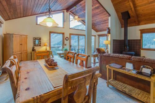 Primrose Cabin