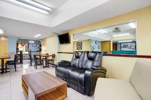 Hotel Super 8 Forest Park