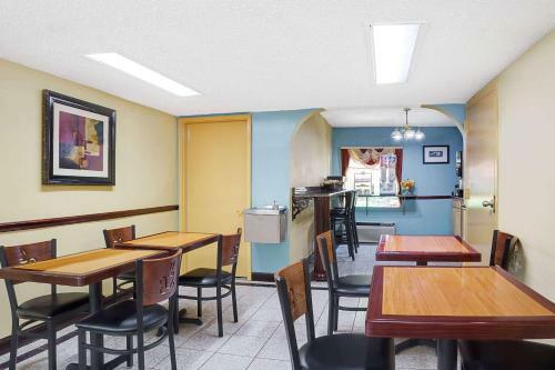 Hotel Super 8 Forest Park