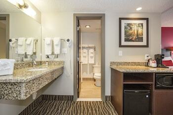 Ramada Columbus Hotel And Conference Center