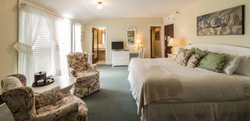Posada Black Point Inn