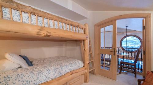Apartamento Penthouse At The Peaks 623 Apts