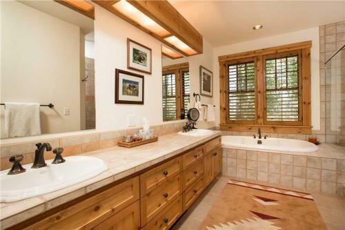 Granite Ridge Homestead 3091 Home