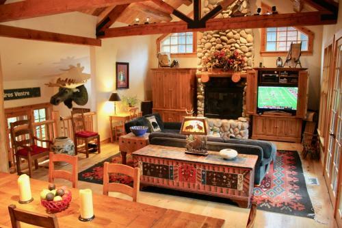 3137 Arrowhead - Four Bedroom Home