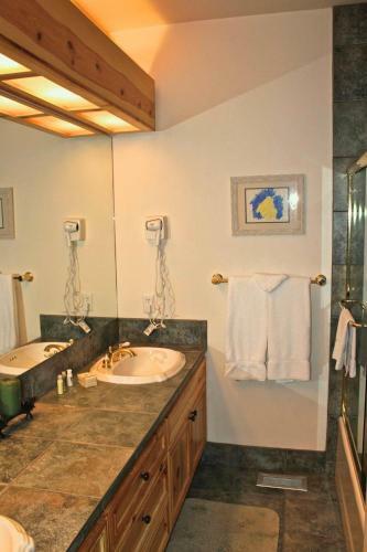 3137 Arrowhead - Four Bedroom Home