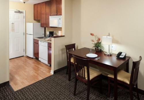 Hotel Towneplace Suites By Marriott Texarkana