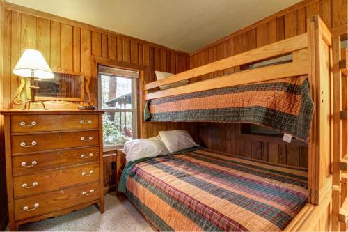 Laurel Lodge