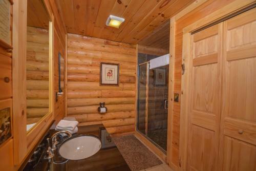 The Mountain Airy Three-bedroom Holiday Home