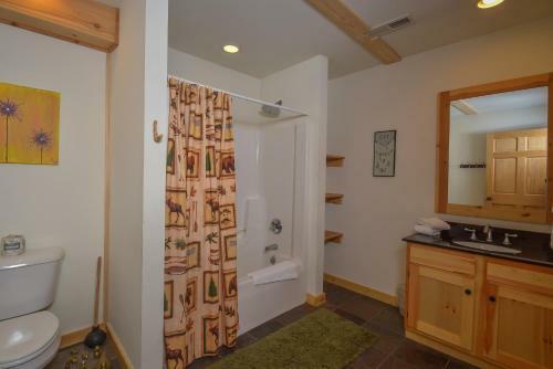 The Mountain Airy Three-bedroom Holiday Home