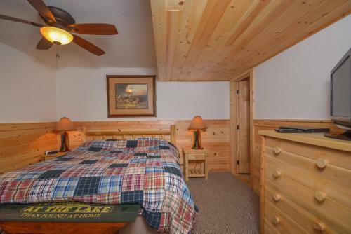 Grin Inn Bear It Three-bedroom Holiday Home
